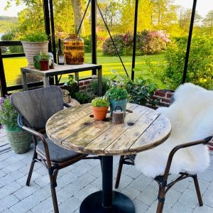 Kabeltromle Cafébord på Centerfod | Ø70 / Brændt og Lakeret