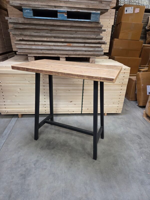 Udstillingsmodel: Barbord | 110 cm | Lakeret |