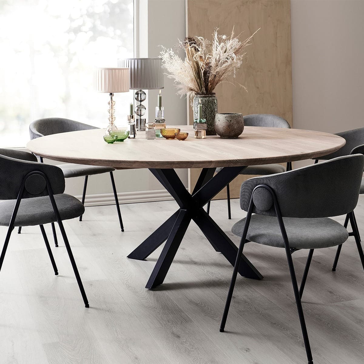 Rundt Spisebord i Massiv Eg | Model Boston På Opus Base | Ø100 / Hvid Olie