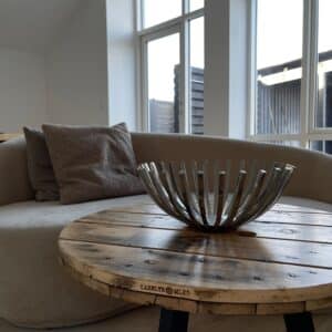 Sofabord af Kabeltromle | Sort stålstel | Ø90 / Brændt og Lakeret